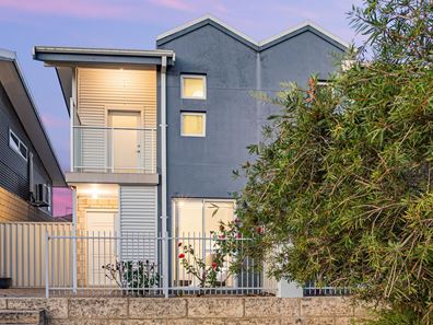 4/1 Positano Crescent, Yangebup WA 6164