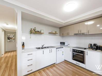1/203 Belmont Avenue, Cloverdale WA 6105