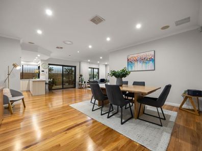 6 Stavros Way, Iluka WA 6028