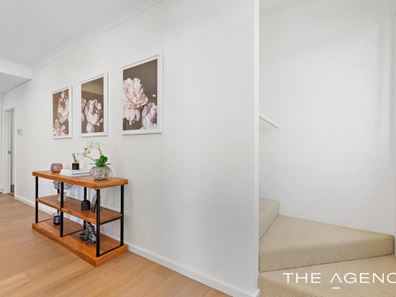 18 Ametrine Street, Treeby WA 6164