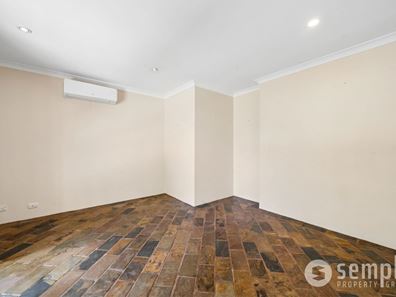 11 Pollard Court, Yangebup WA 6164