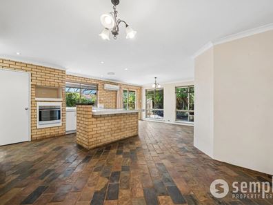 11 Pollard Court, Yangebup WA 6164