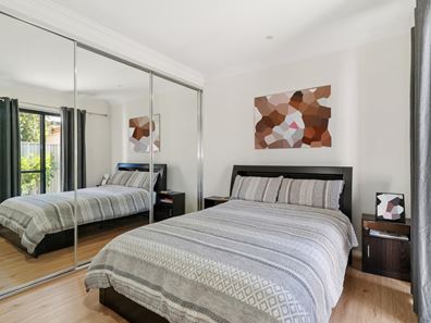 3/4 Endeavour Road, Morley WA 6062