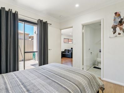 3/4 Endeavour Road, Morley WA 6062