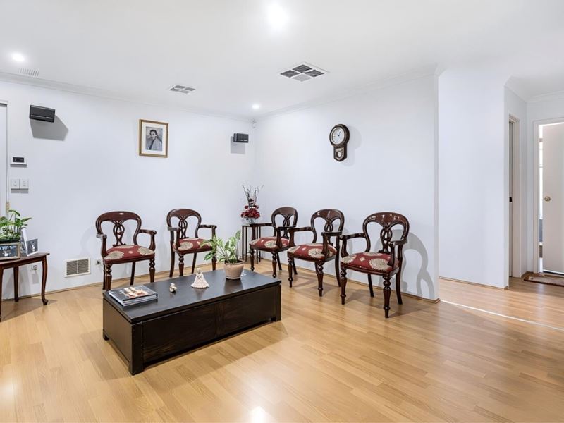 14 Beard Place, Queens Park WA 6107