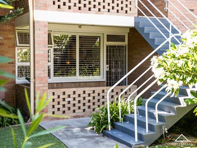 2/2 Freshwater Parade, Claremont WA 6010