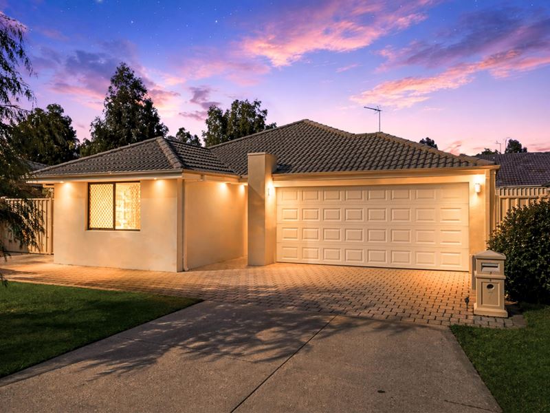 7 Muscari Close, Seville Grove WA 6112