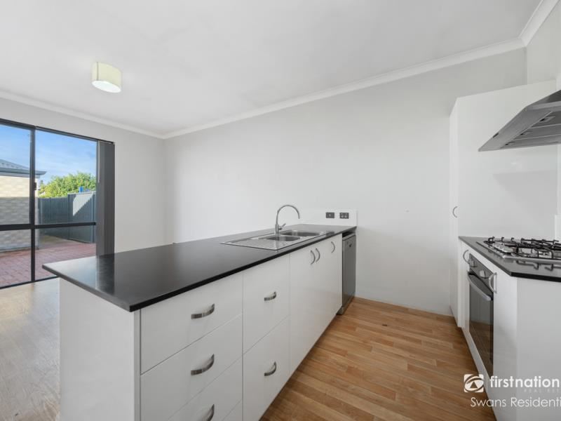 16 Kinlock Way, Aveley WA 6069