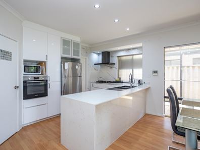61 Grand Parade, Redcliffe WA 6104