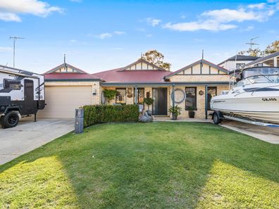 32 Batavia Quays, South Yunderup WA 6208