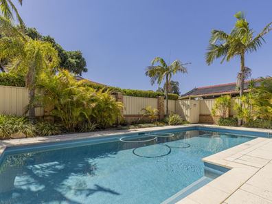 25/7 Waterway Court, Churchlands WA 6018