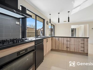 4 Laguardia Loop, Port Kennedy WA 6172