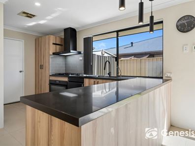 4 Laguardia Loop, Port Kennedy WA 6172