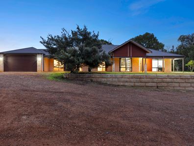 140 Rosewood Drive, Chittering WA 6084