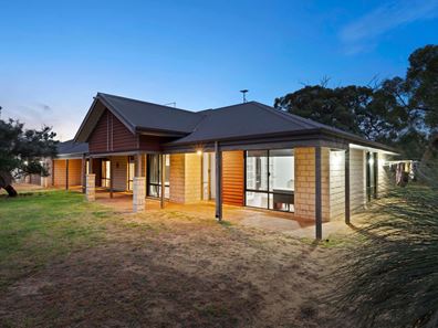 140 Rosewood Drive, Chittering WA 6084