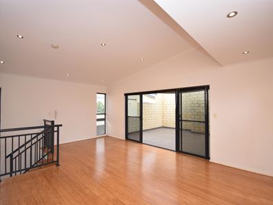 5/288 Harborne Street, Glendalough WA 6016