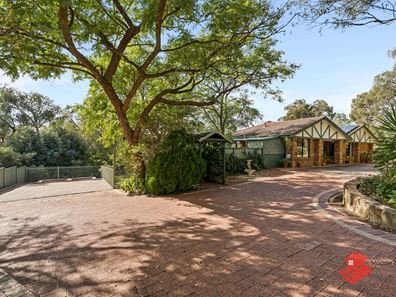 32 Rushton Terrace, Mount Nasura WA 6112