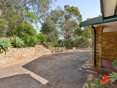 32 Rushton Terrace, Mount Nasura WA 6112