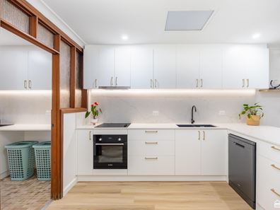 18/4 Glastonbury Road, Armadale WA 6112