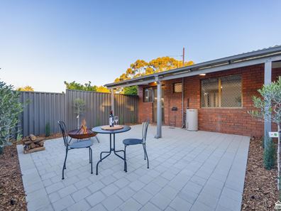 18/4 Glastonbury Road, Armadale WA 6112