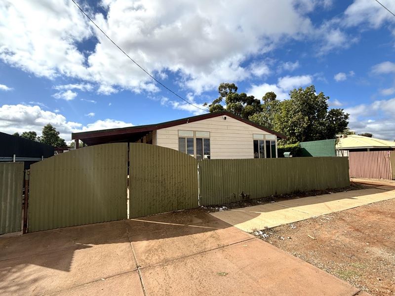 33A Ware Street, Kalgoorlie
