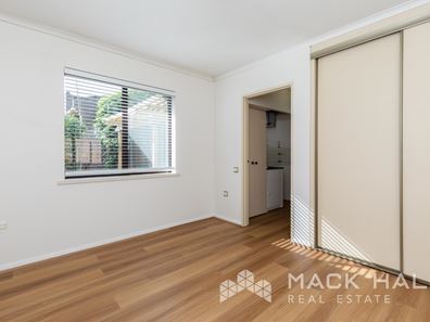 5/4 Freshwater Parade, Claremont WA 6010