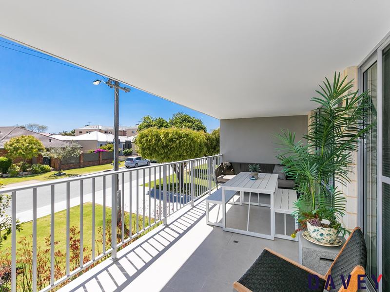 8/3 Donar Street, Innaloo WA 6018