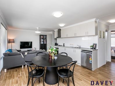 8/3 Donar Street, Innaloo WA 6018