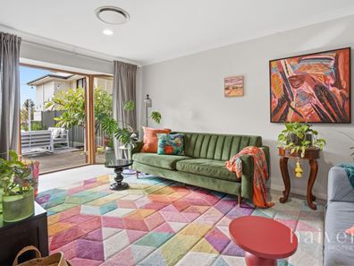 40 Kitchener Road, Melville WA 6156
