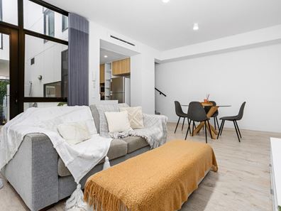 4/6 Parney Close, North Coogee WA 6163