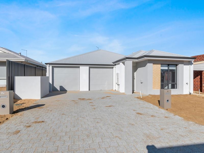 5b Forbury Street, Lakelands WA 6180