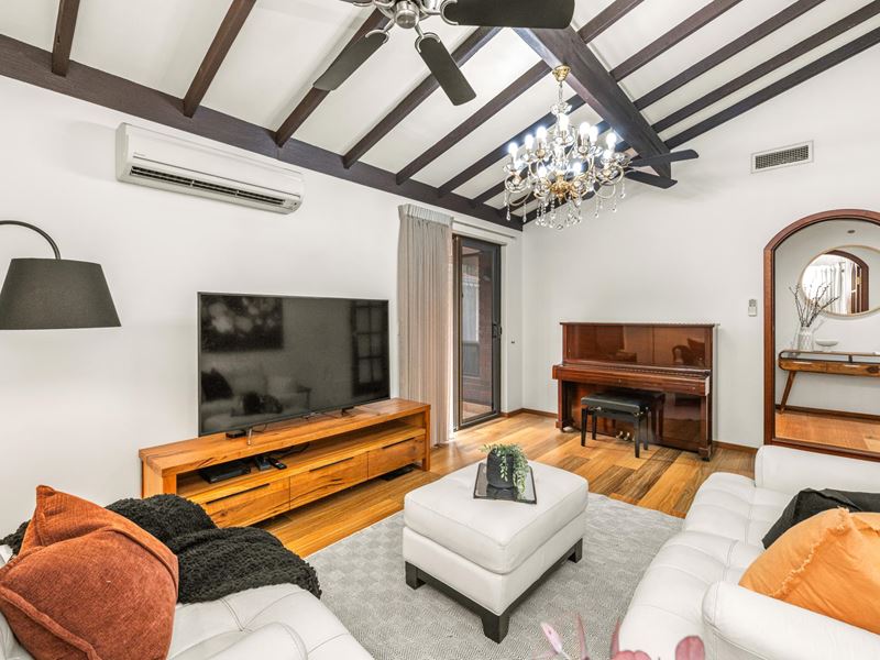 33 Ewing Avenue, Bull Creek WA 6149