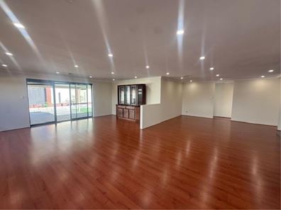 22 Quenda Dr, Canning Vale WA 6155