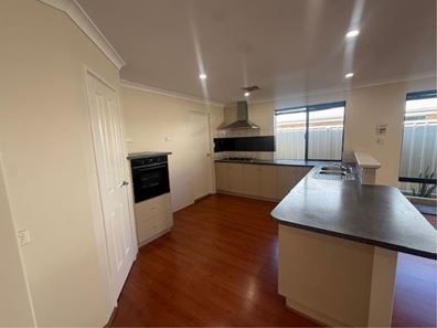 22 Quenda Dr, Canning Vale WA 6155