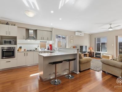 4/14 Heath Road, Kalamunda WA 6076