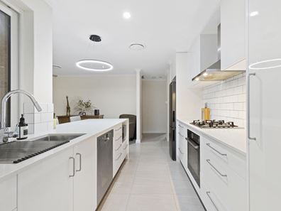 68 Fairway Circle, Connolly WA 6027