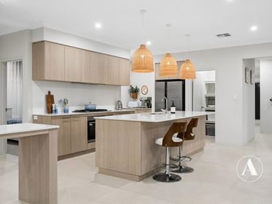 4 Boudicca Drive, Forrestdale WA 6112