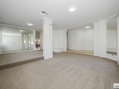 1 Redfern Close, Thornlie WA 6108