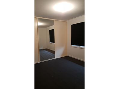 8 Adamson Rd, Parmelia WA 6167