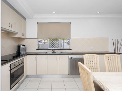 18 Laga Court, Stirling WA 6021