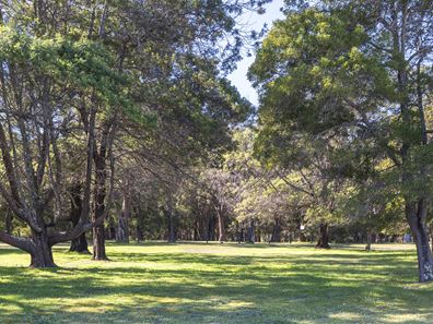 26 Hebrides Close, Quindalup WA 6281