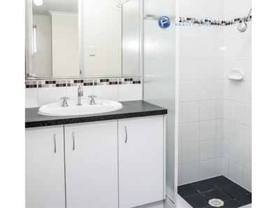 8 Bonvin Gardens, Tapping WA 6065