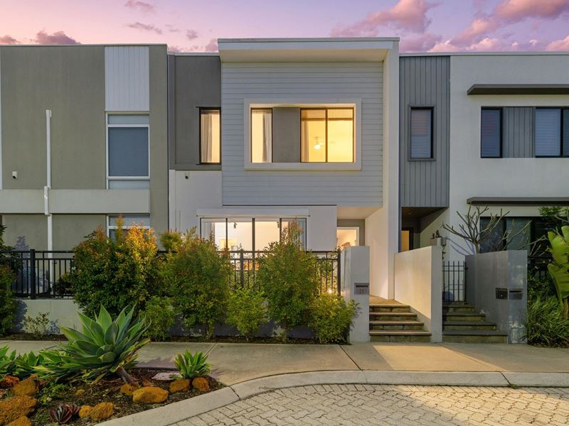 21 Livorno Boulevard, Piara Waters WA 6112