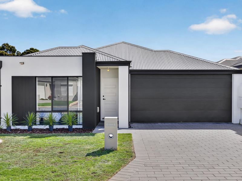 21 Little Close, East Cannington WA 6107