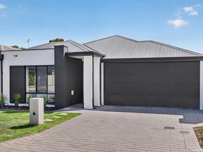 21 Little Close, East Cannington WA 6107
