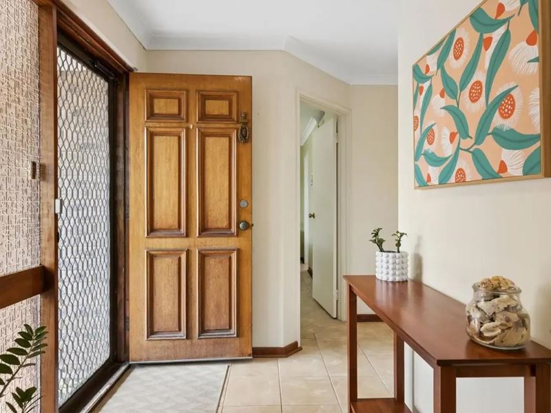38 Bridgewater Dr, Kallaroo WA 6025