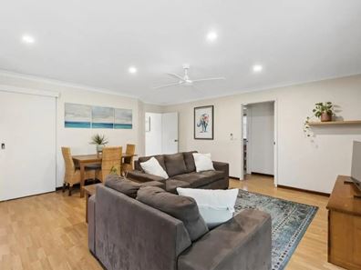 38 Bridgewater Dr, Kallaroo WA 6025