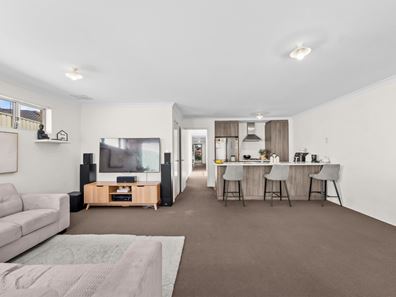 7 Vinci Entrance, Sinagra WA 6065