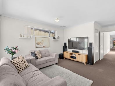 7 Vinci Entrance, Sinagra WA 6065