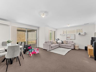 7 Vinci Entrance, Sinagra WA 6065